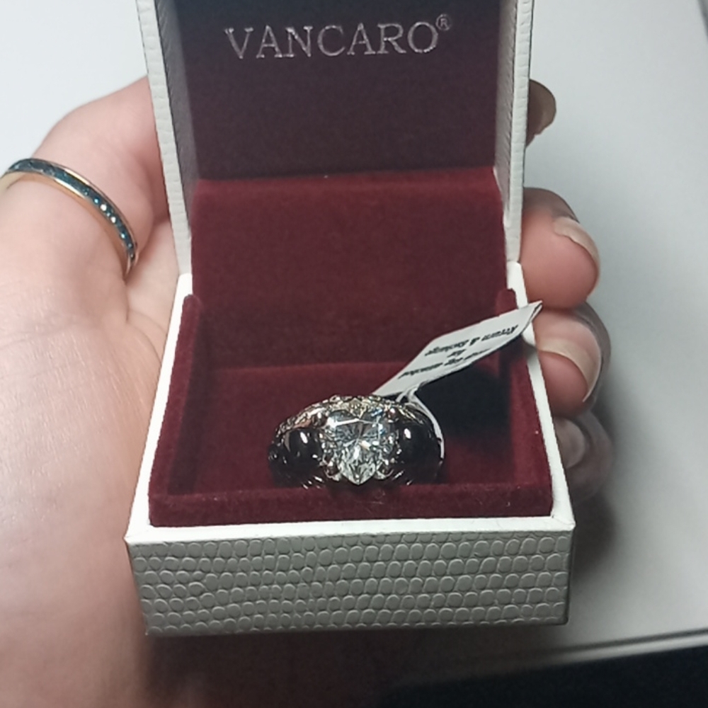 Skull ring